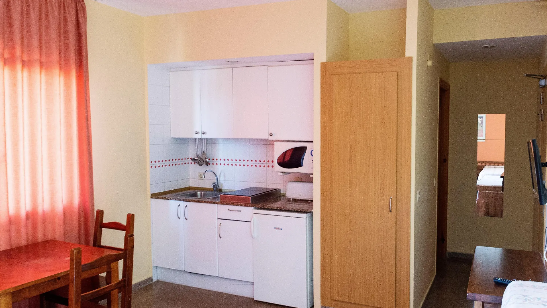 Aparthotel Las Mariposas Льорет-де-Мар